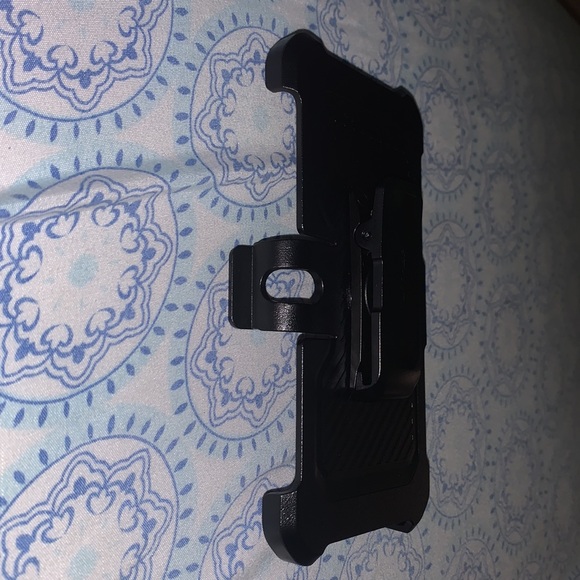 It’s a belt clip (phone case not included) for iPhone 7 Plus never used - Picture 4 of 4